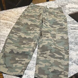 Universal Thread Women's Camo Cargo Pants in Green & Tan
